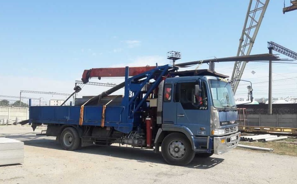 фото перевозка арматуры манипулятором