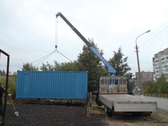 фото перевозка контейнера манипулятором